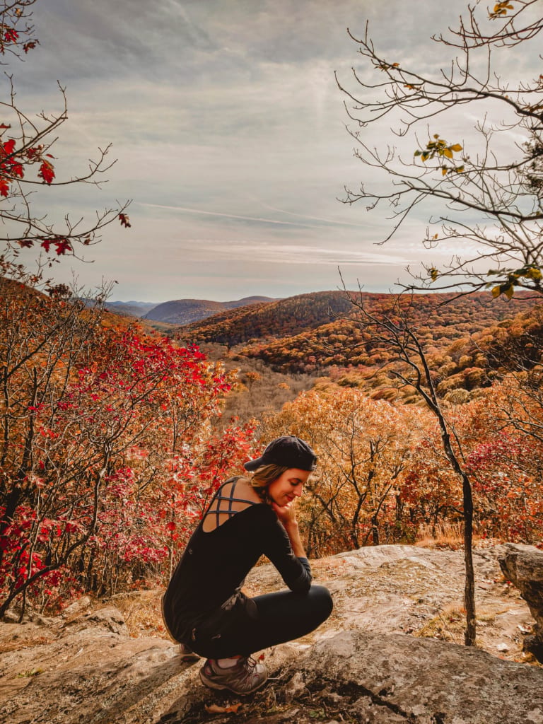 Best Hike for Fall Foliage in CT: Macedonia Brook State Park