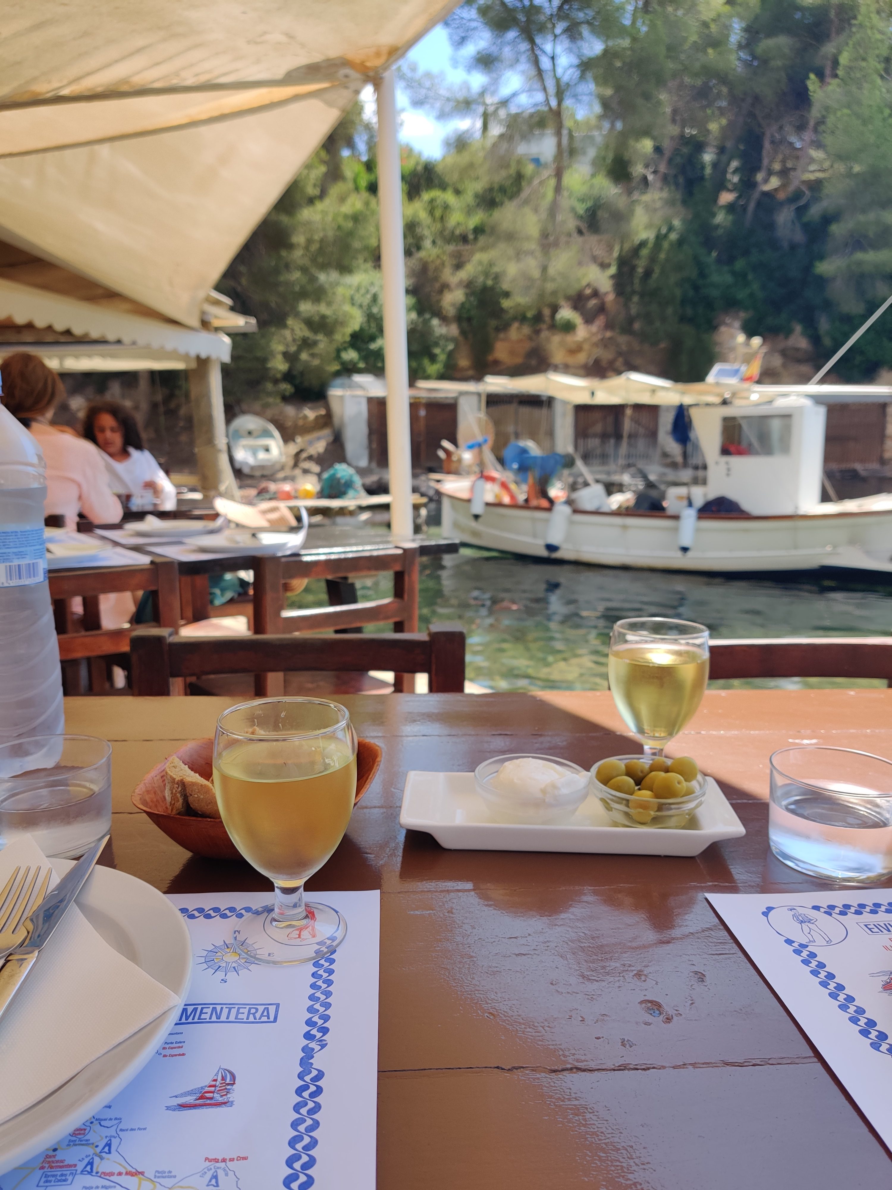 Experience El Bigotes Bullit Restaurant on Cala Mastella Experience El Bigotes Bullit Restaurant on Cala Mastella