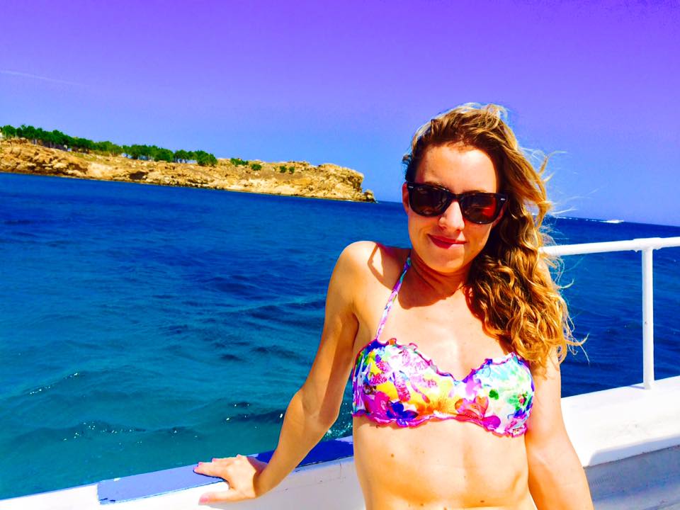 Travel Guide to Mykonos_What to do_Where to Stay_Mykonos Island_Greece_3 day itinerary_blog_Water taxi_paradise beach to psarou_how to get around mykonos_ocean_calzedonia