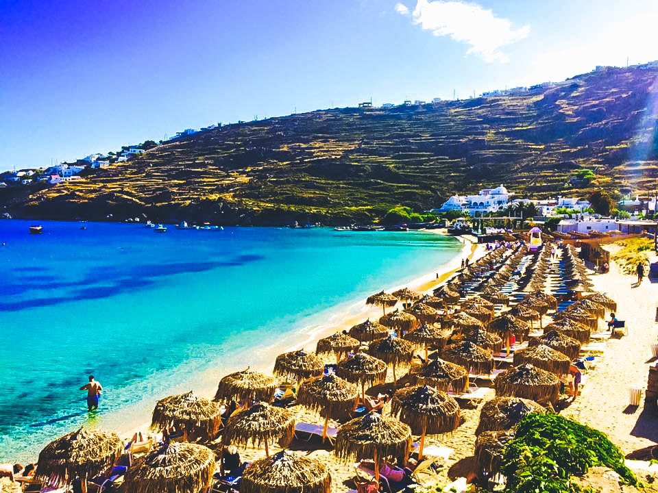 Travel Guide to Mykonos_What to do_Where to Stay_Mykonos Island_Greece_3 day itinerary_blog_Paranga beach_hostel_sun bed_ocean_free