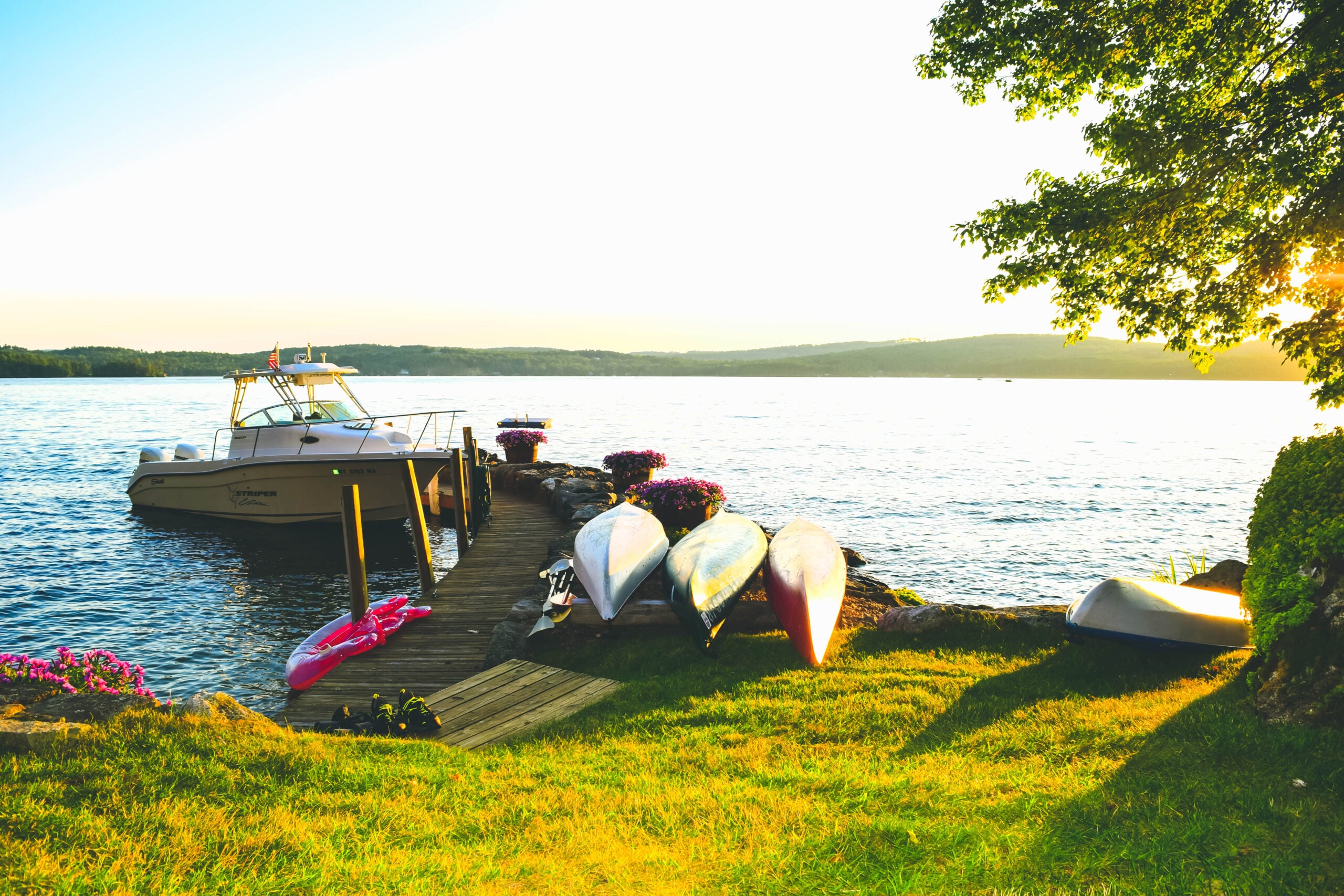 Lake Winnipesaukee_New Hampshire_Travel Guide_What to do_What to See_sunset_lake house_sun_beautiful_photography