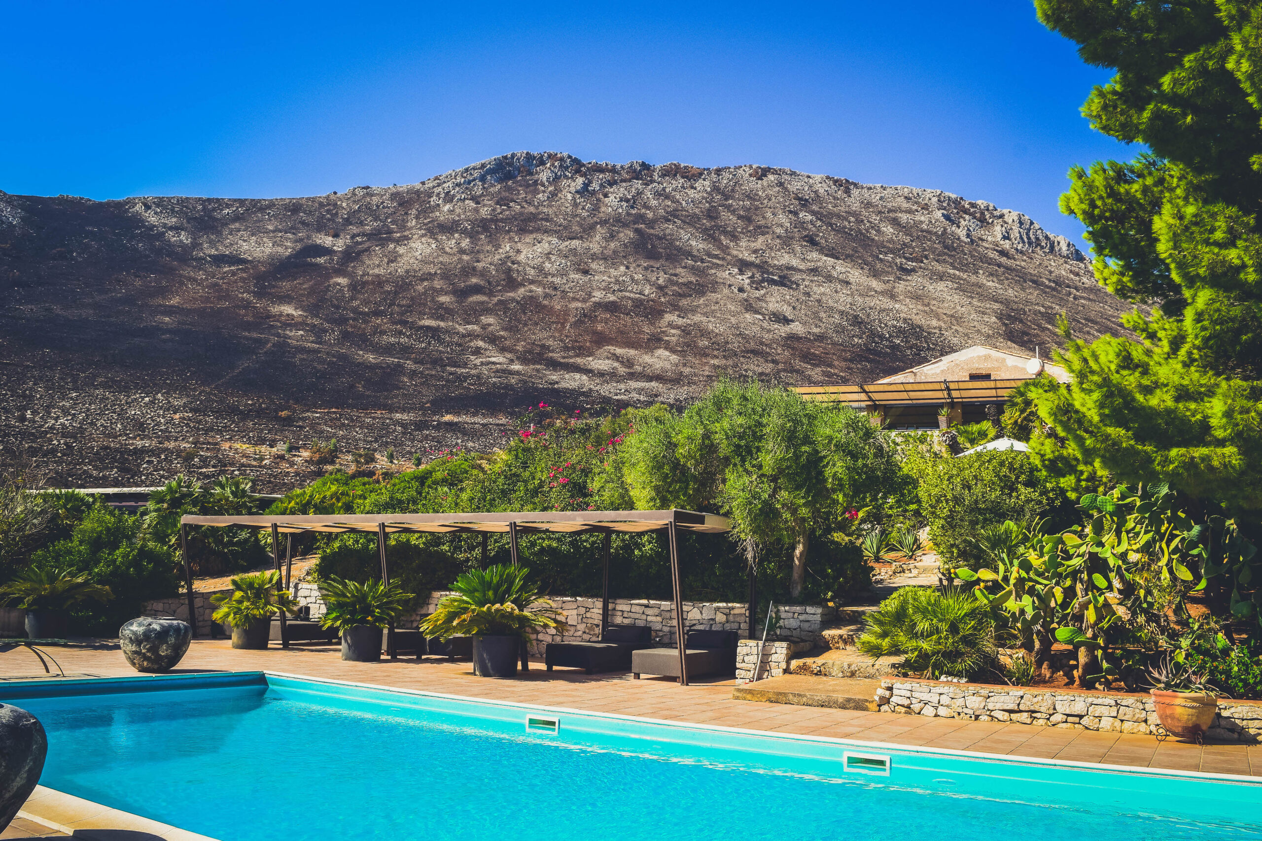 pool view cliffs mediterranean sea Hotel Baglio La Porta Sicilia near San Vito Lo Capo Private exclusive resort sicilia hidden gem off the beaten path luxury