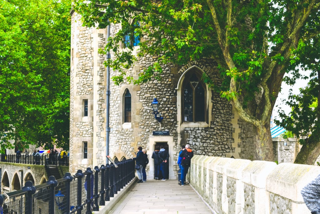 Tower of London Tower Bridge Travel guide to london uk blog what to do what to see where to go 3 days-54