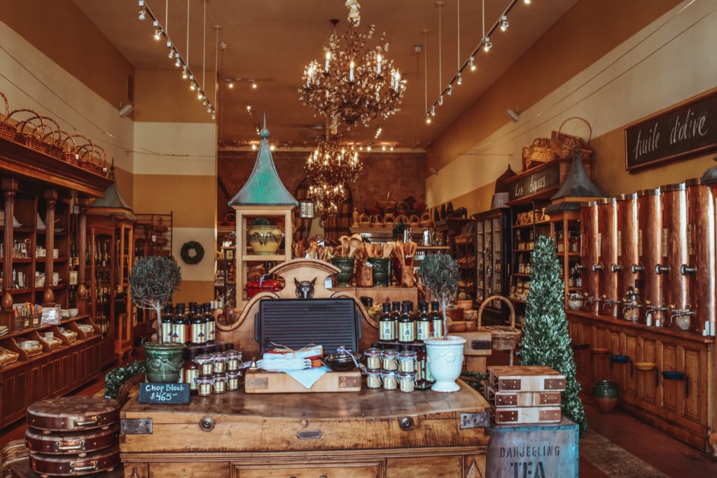 St. Helena's Main Street: A Street of Wonders in Napa! St. Helena Napa Valley Travel Guide California Road trip SVADORE travel blog-1 Olivier Napa Valley