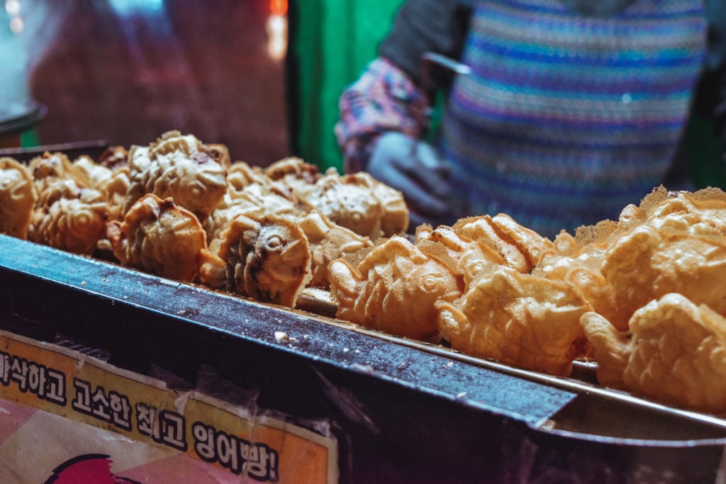 Bungeoppang Street Food: Korean Fish-Shaped Pastries Seoul Lantern Festival Where to eat what to do in seoul korea south korea travel blog travel guide svadore-1