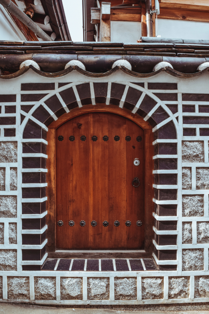 What to Do in Bukchon Hanok Village, Seoul bukchon hanok village seoul south korea what to do what to see what to eat travel blog SVADORE travel guide november winter fall-1