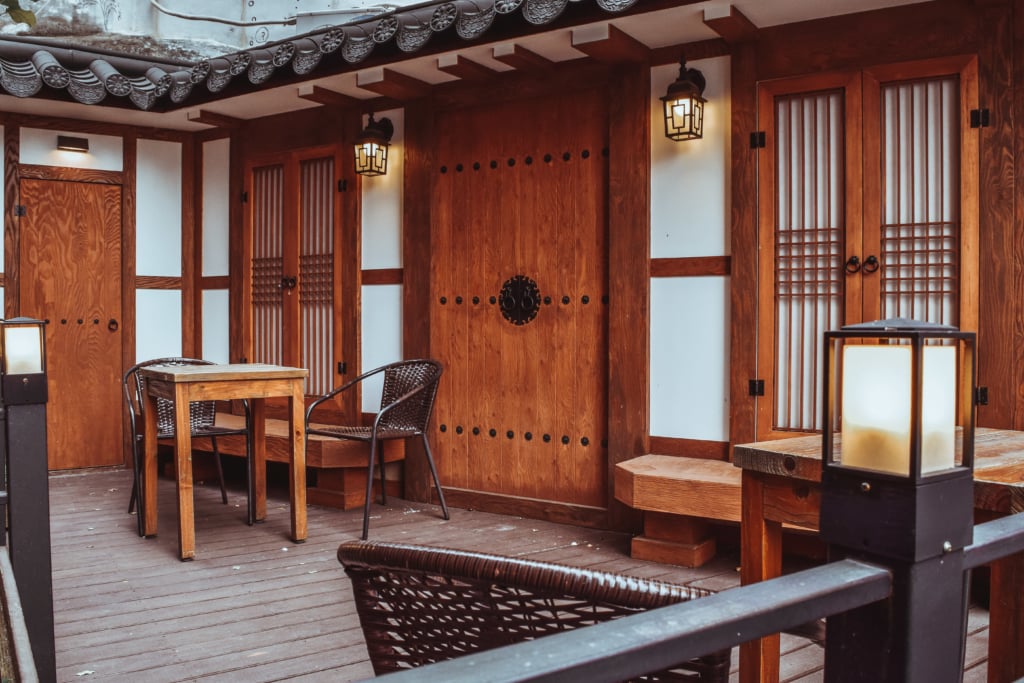 What to Do in Bukchon Hanok Village, Seoul bukchon hanok village seoul south korea what to do what to see what to eat travel blog SVADORE travel guide november winter fall-1