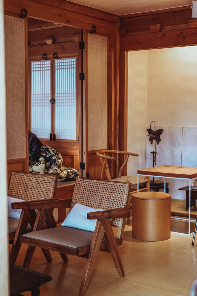 What to Do in Bukchon Hanok Village, Seoul bukchon hanok village seoul south korea what to do what to see what to eat travel blog SVADORE travel guide november winter fall-1