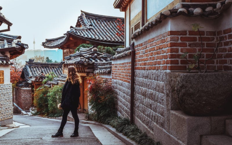 Travel Guide: 4 Days in Seoul in November bukchon hanok village seoul south korea what to do what to see what to eat travel blog SVADORE travel guide november winter fall-1-26
