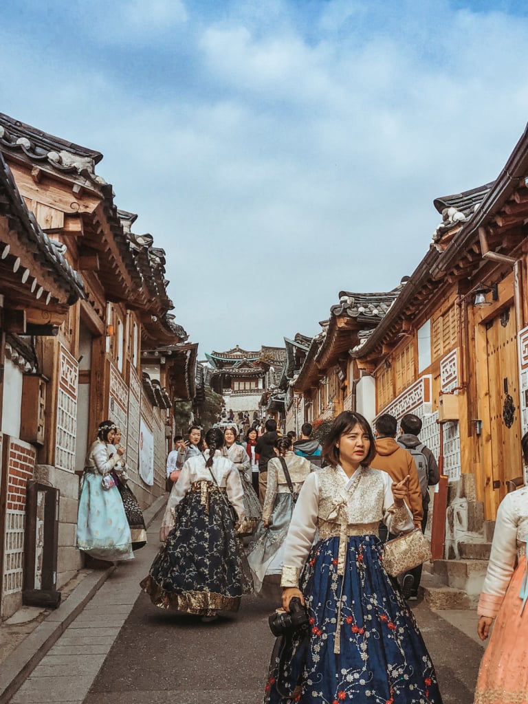 What to Do in Bukchon Hanok Village, Seoul bukchon hanok village seoul south korea what to do what to see what to eat travel blog SVADORE travel guide november winter fall-1