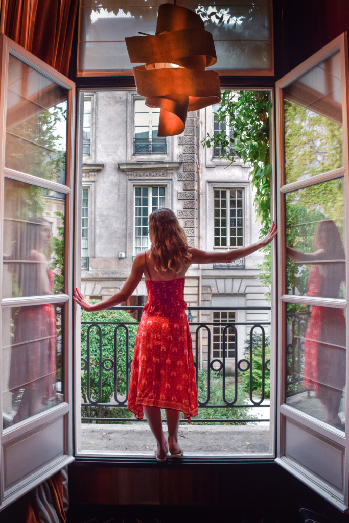 Luxury Hotel in Marais, Paris: Pavillon de la Reine