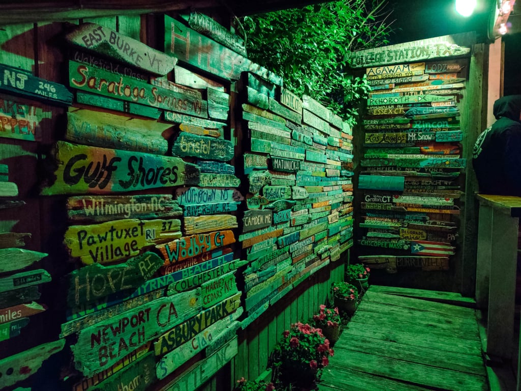 Captain Nick's Rock-N-Roll Bar, Block Island Night Life
