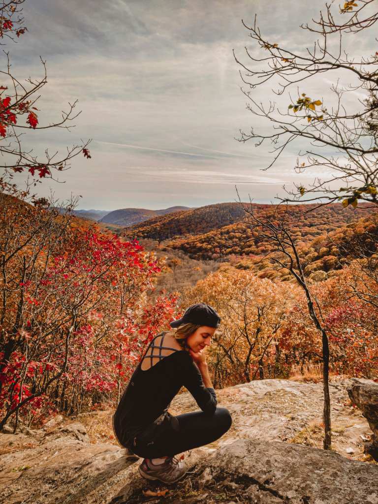 Best Hike for Fall Foliage in CT: Macedonia Brook State Park