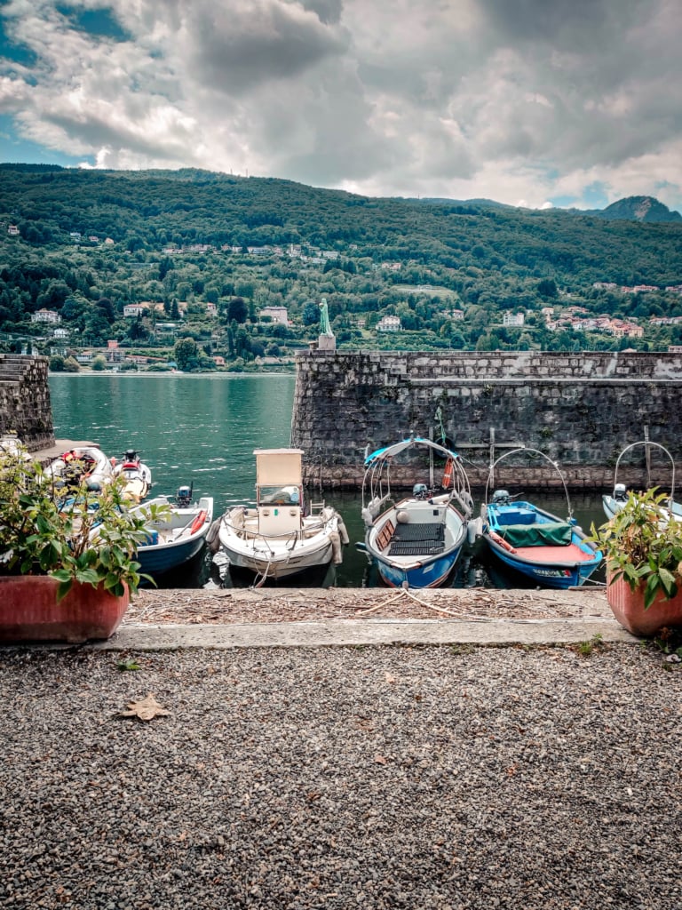 Borromean Islands: Visit Isola dei Pescatori, Lake Maggiore svadore travel blog lago maggiore travel guide