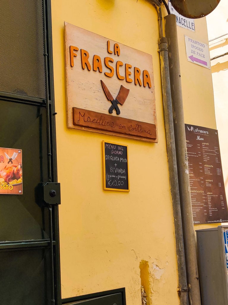 Where to Eat and Drink in Gallipoli, Puglia apulia salento mangiare cucina macelleria grillia grill skewer friselle local food la frascera gran caffe dello sport gallipoli castle sea granita caffe leccese
