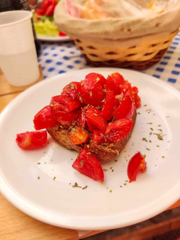Where to Eat and Drink in Gallipoli, Puglia apulia salento mangiare cucina macelleria grillia grill skewer friselle local food la frascera gran caffe dello sport gallipoli castle sea granita caffe leccese