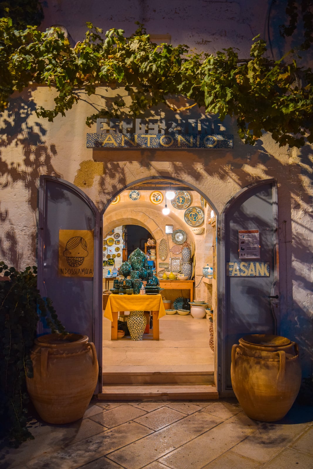 visit grottaglie the ceramic capital of puglia itria valley cibo mangiare trattoria la capasa osteria what to do where to eat pottery