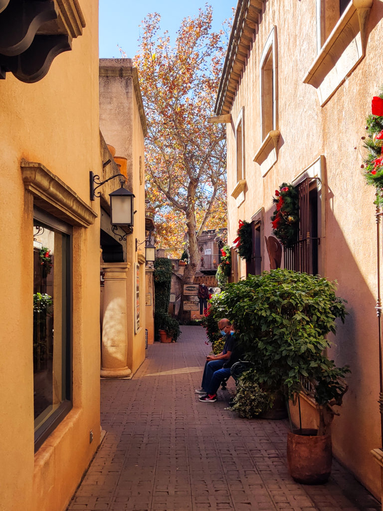 The Best of Everything at Tlaquepaque Arts & Crafts Shopping Village in Sedona The Best of Everything at Tlaquepaque Arts & Crafts Shopping Village in Sedona