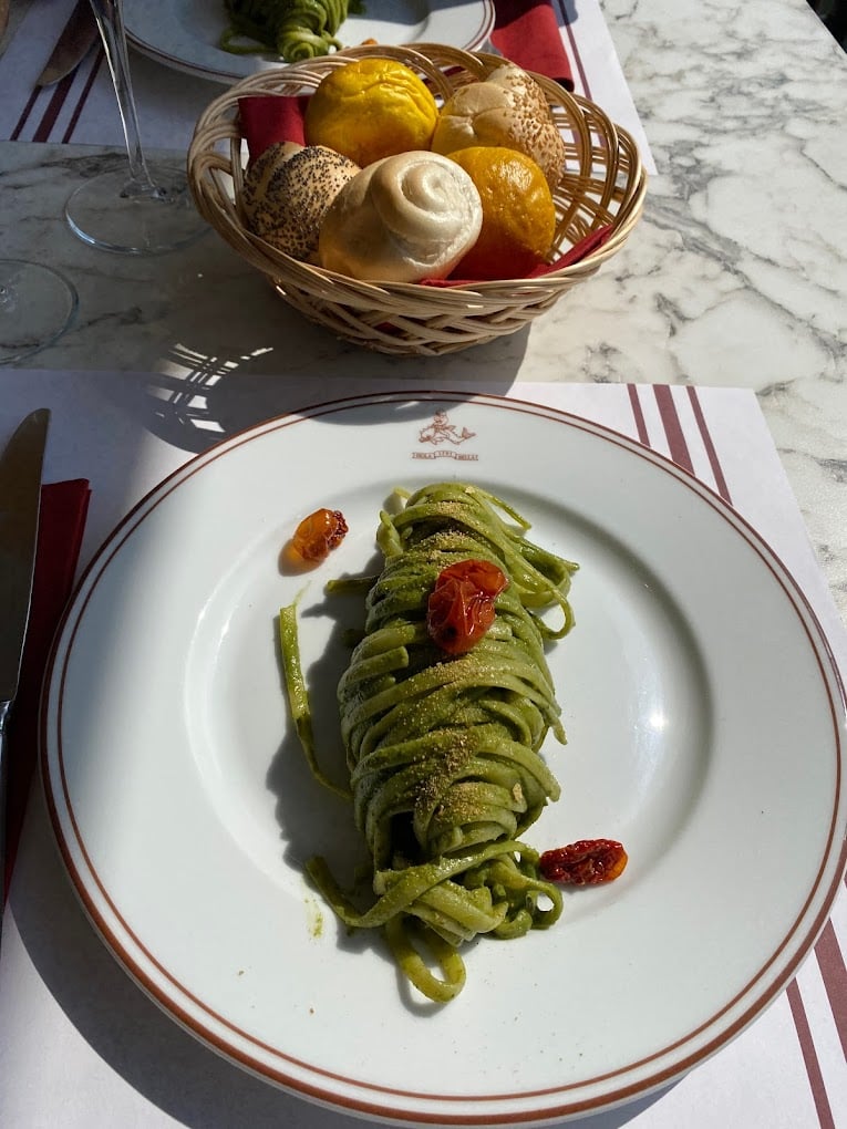 The Beauty of Isola Bella, Lago Maggiore delfino hotel ristorante pasta eat lunch The Beauty of Isola Bella, Lago Maggiore